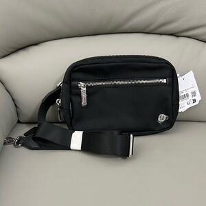 NWT Lululemon Convertible Everywhere Belt Bag Black /Silver 1.5L